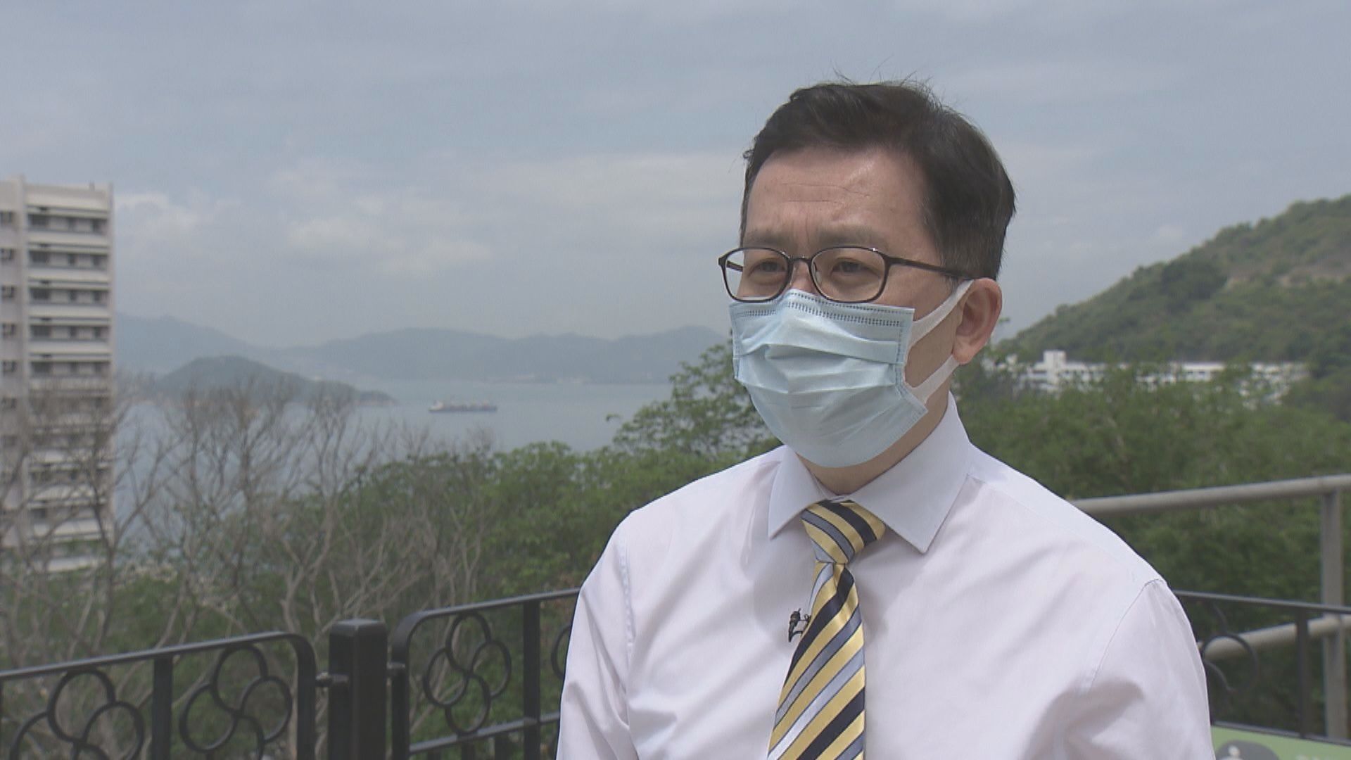 崔俊明建議為5至11歲兒童注射三分一成人劑量復必泰