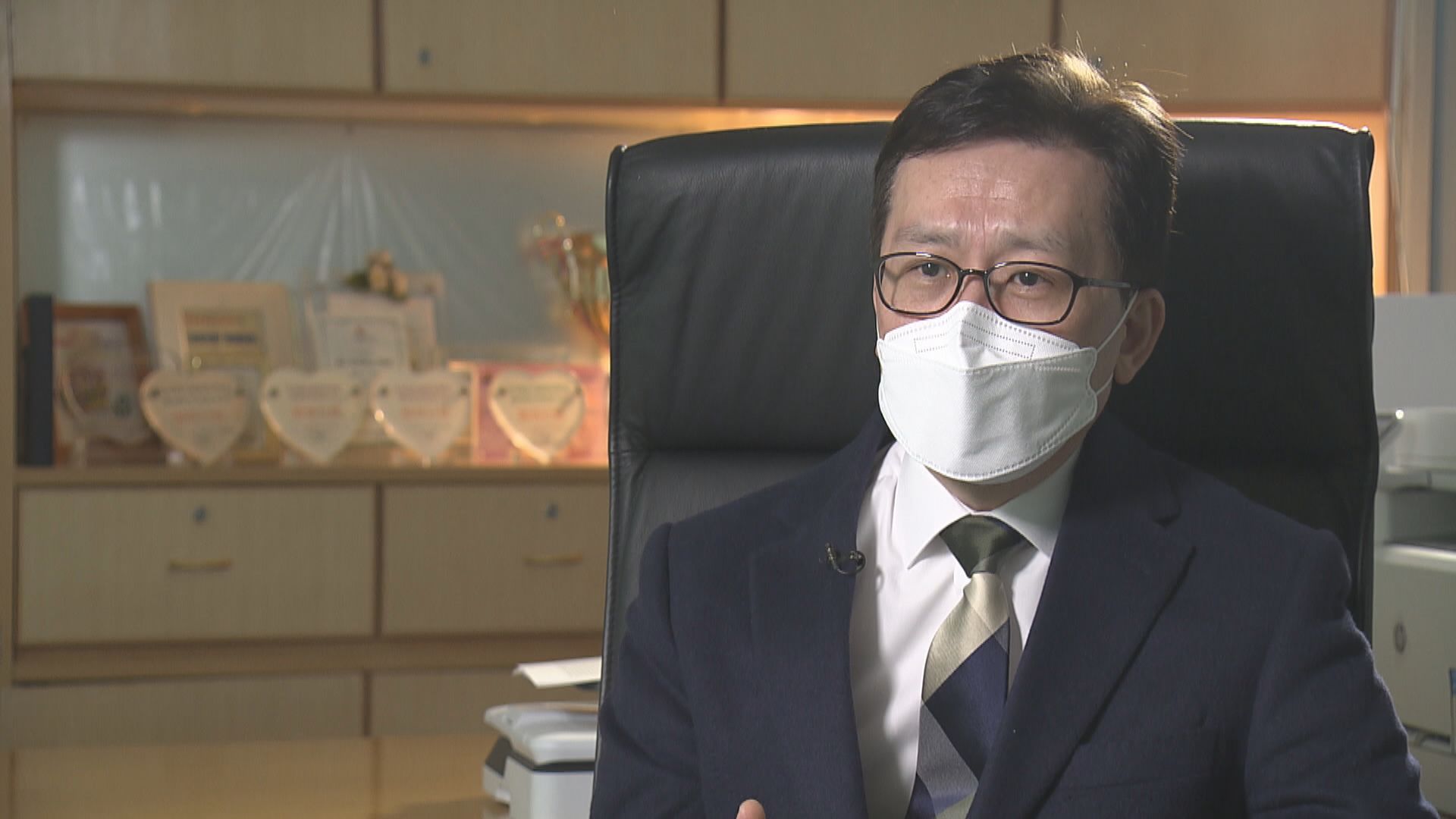 崔俊明︰復必泰第二針反應較科興強　四成人現頭痛