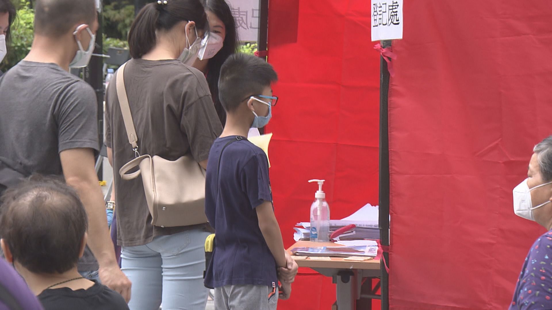 首周2千多名6個月至3歲幼童打科興　增設兩間中心打針