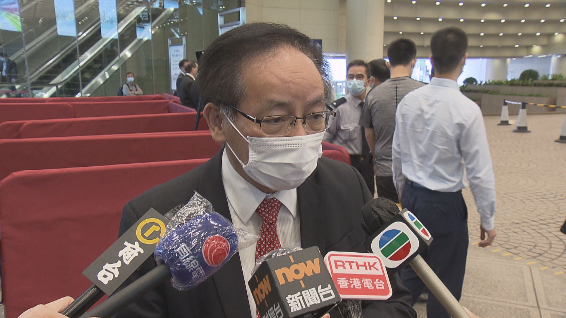 葉國謙：林鄭月娥不尋求連任合適和可理解