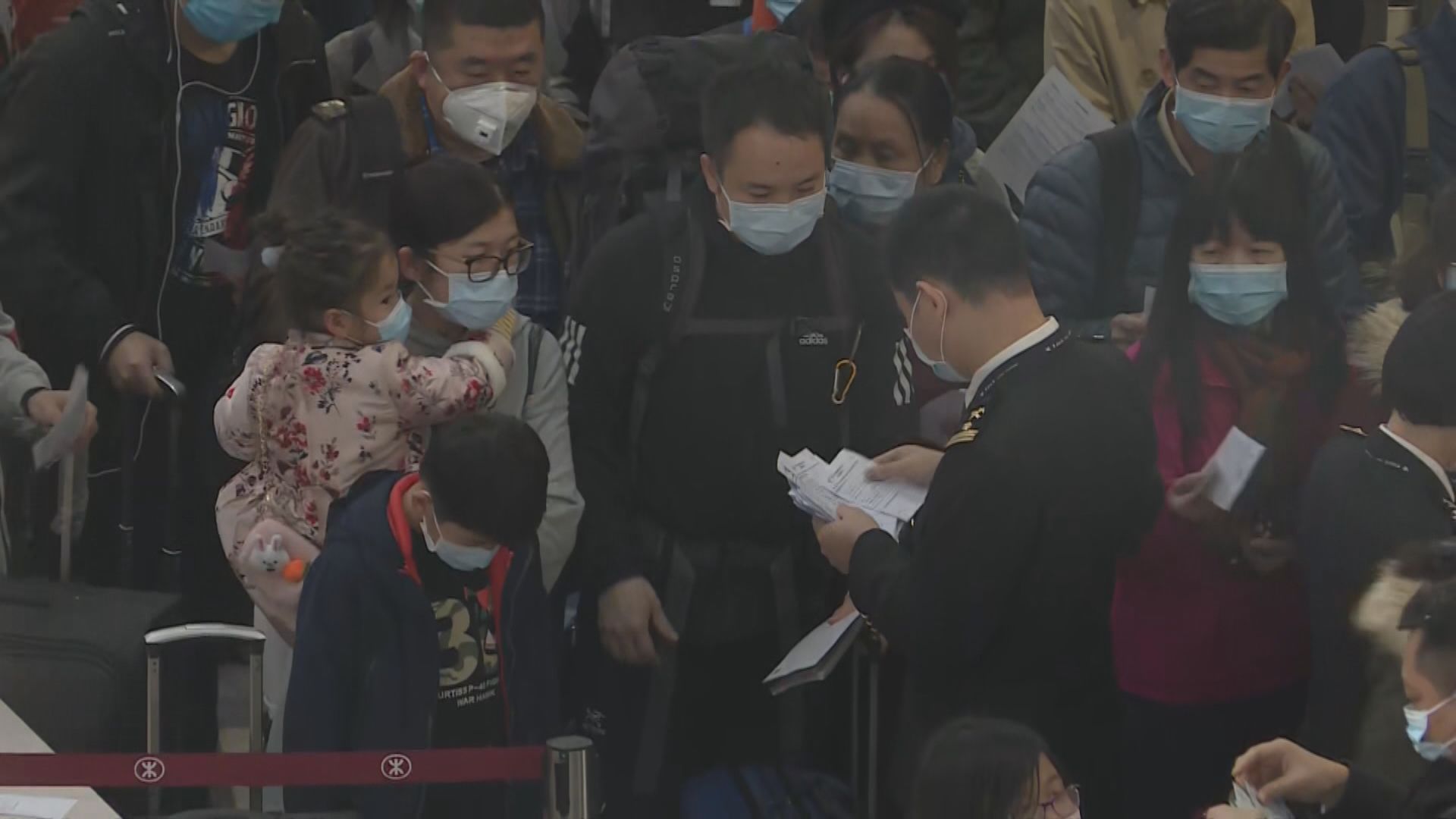 袁國勇：警察可調查相關人士有否執行強制隔離