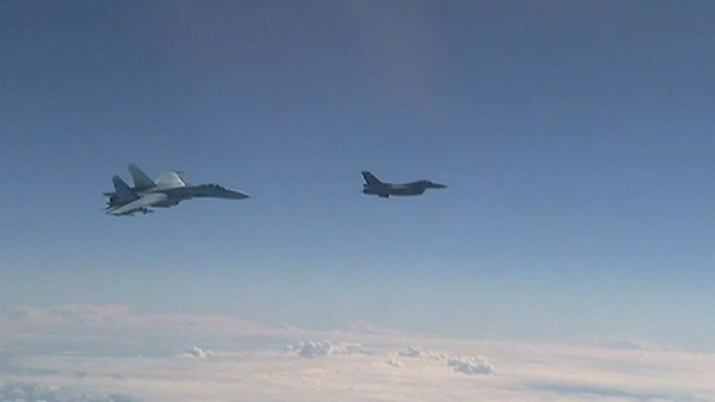 北約稱飛近專機旨在識別其身分