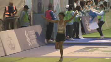 3萬人參與十公里賽事 首次參賽北京跑手奪冠稱非個人最佳成績