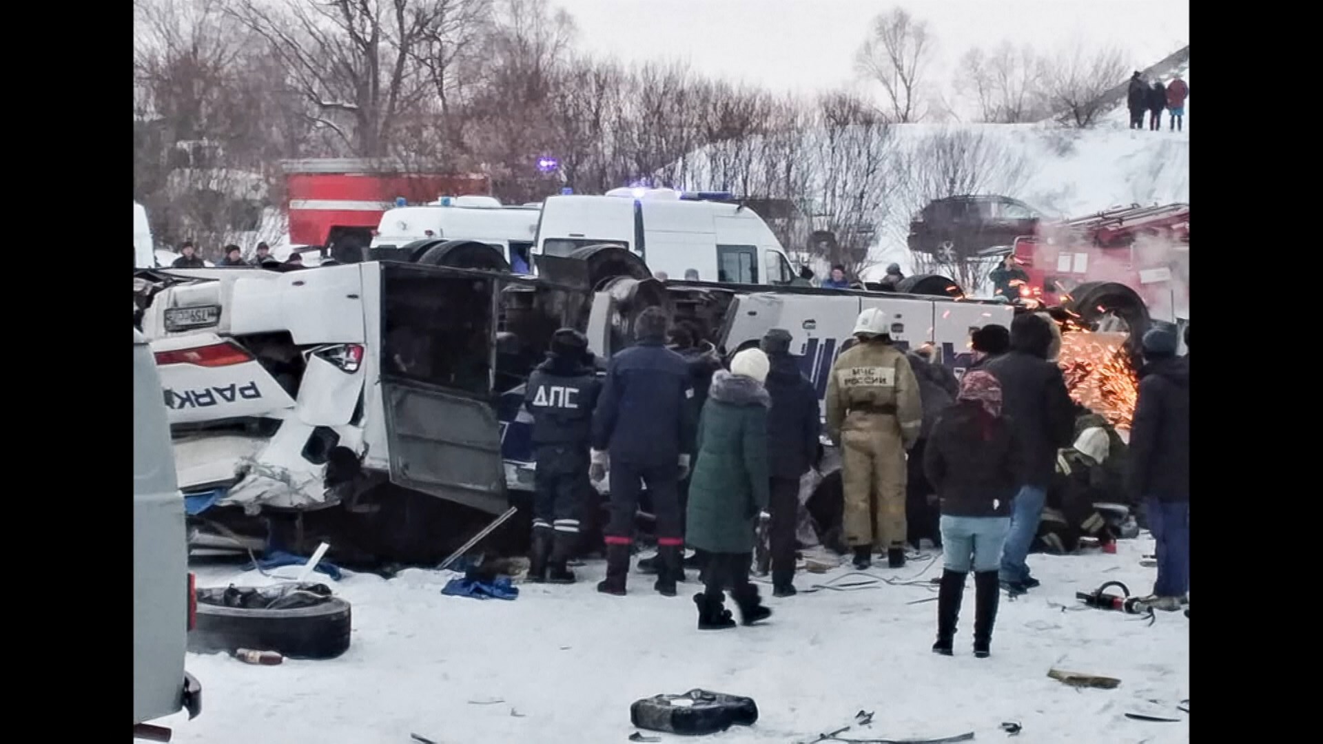 俄羅斯西伯利亞旅遊巴墮橋多人死傷