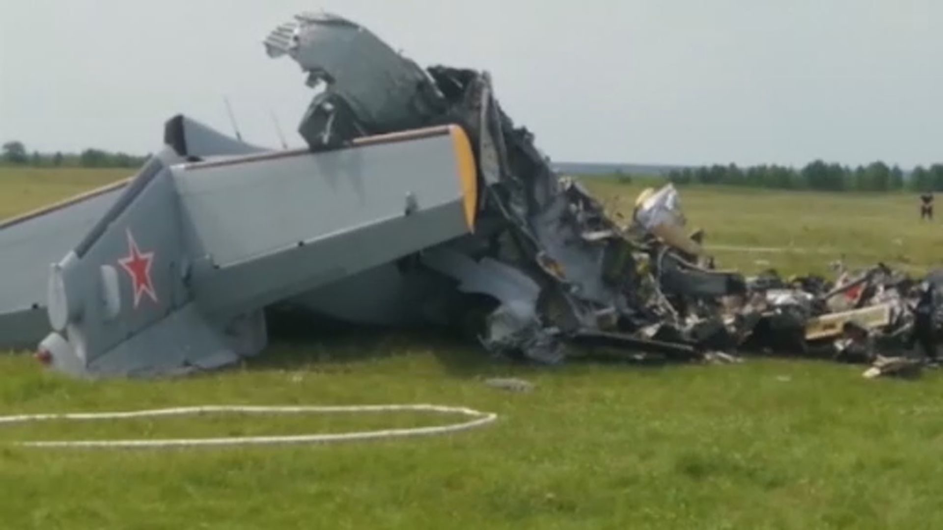 俄羅斯小型飛機墜毀多人死亡