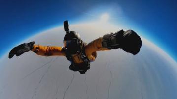 三名俄羅斯人由北極平流層跳傘創世界紀錄