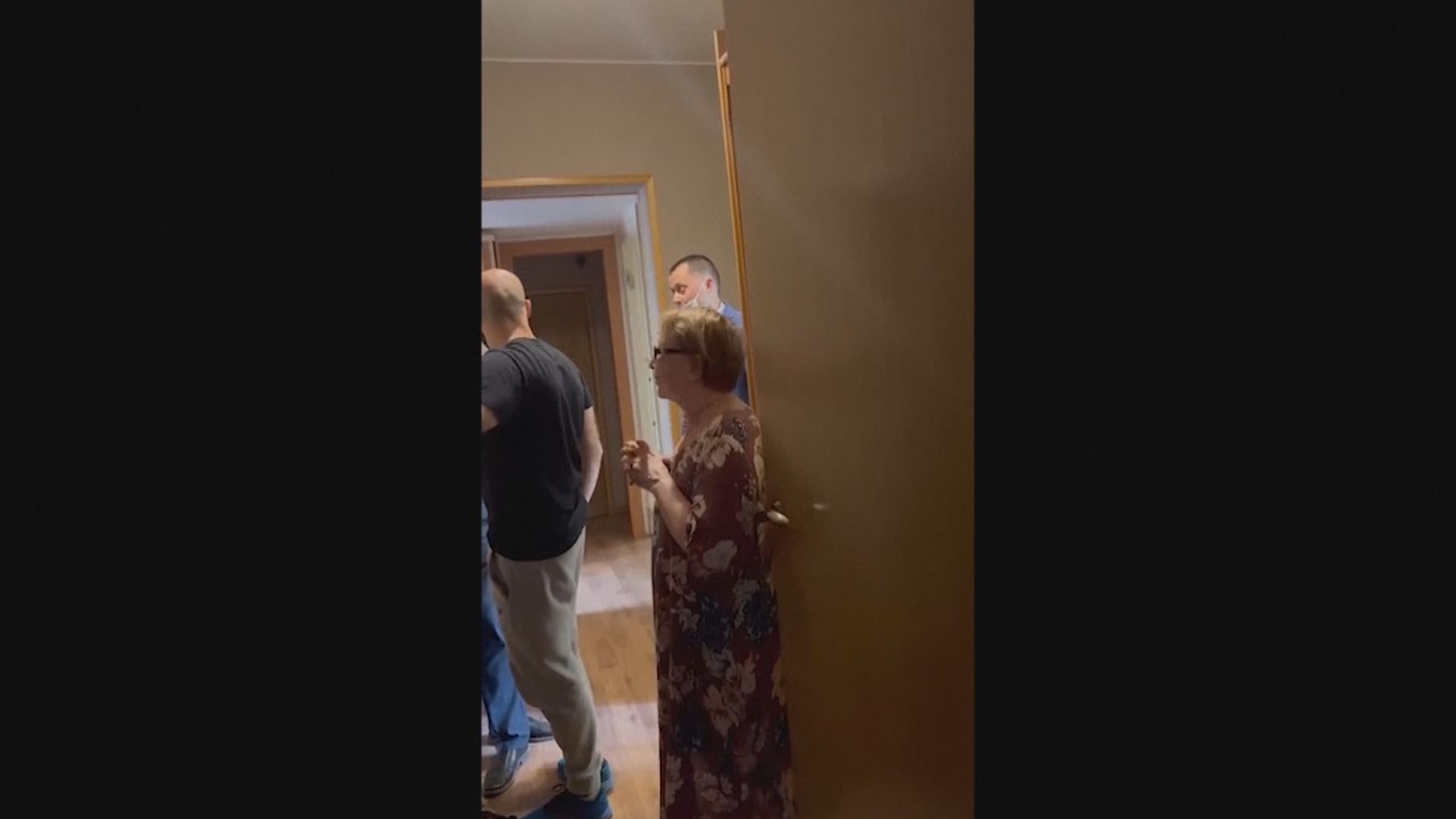 俄警方搜查獨立媒體記者及其家人住所