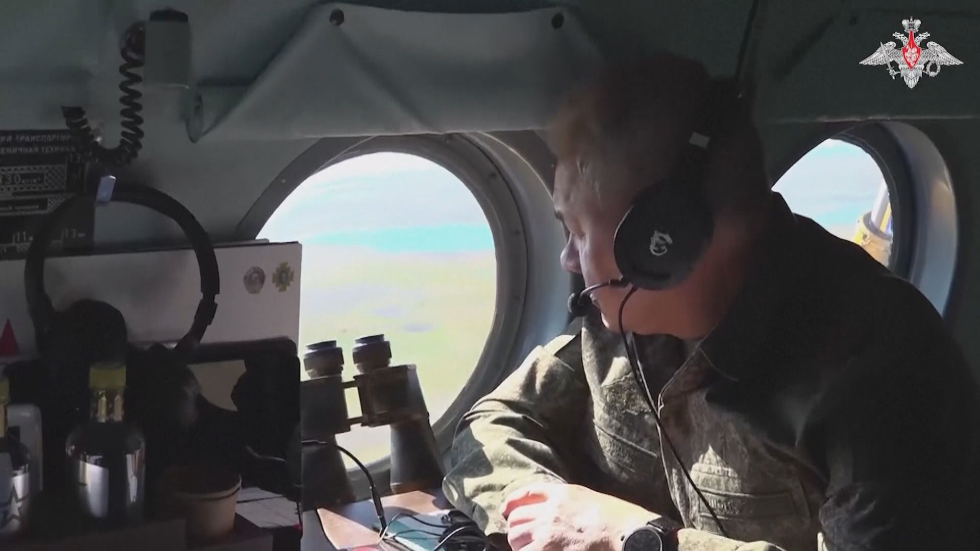 俄防長視察北方艦隊北極地區駐軍