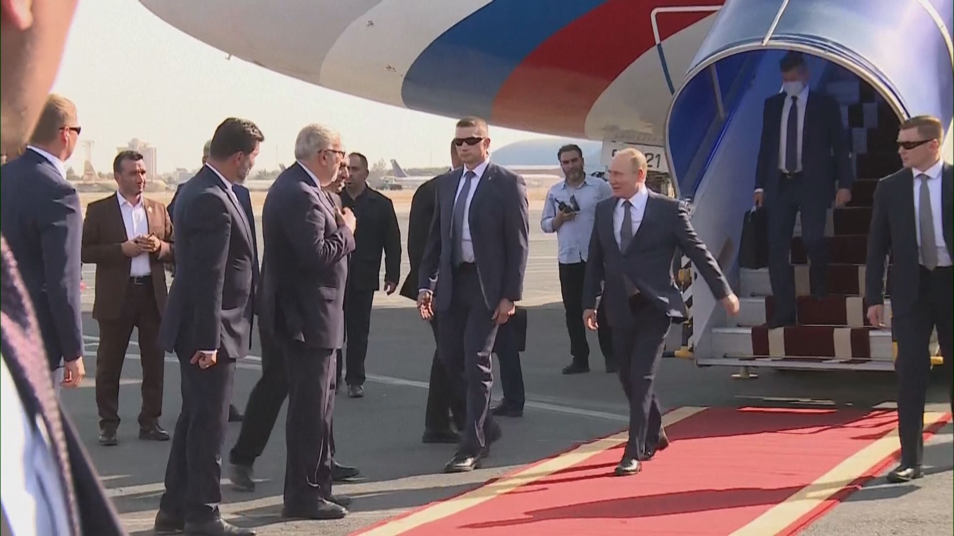 俄羅斯總統普京抵達伊朗展開訪問