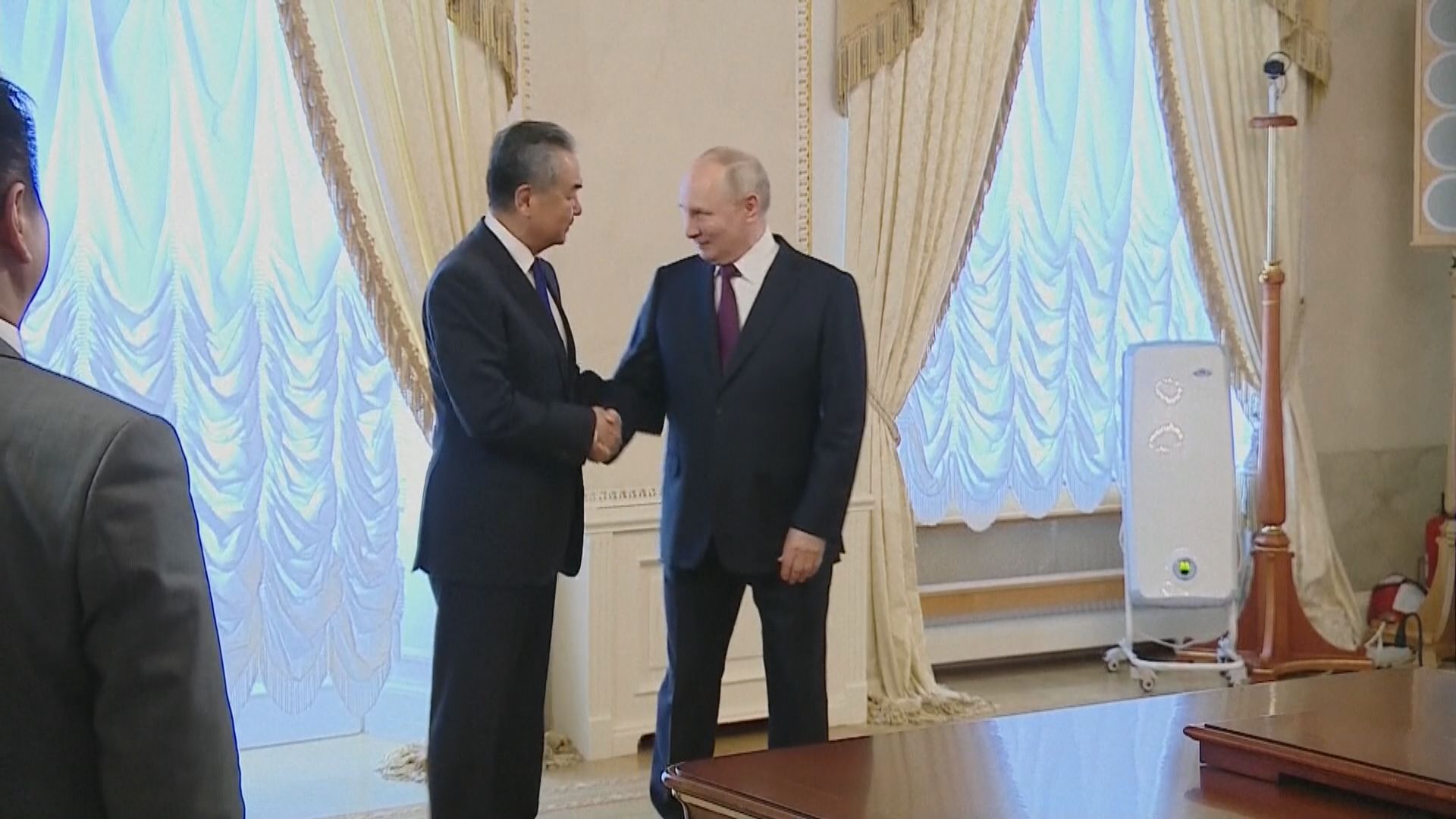 王毅會見普京 指中方願與俄羅斯加強互信及合作