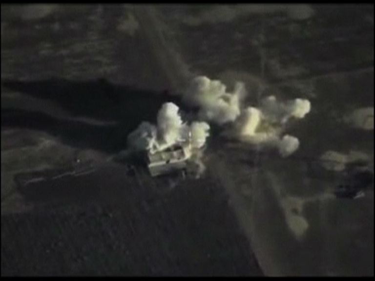 伊拉克軍方稱撃中巴格達迪車隊