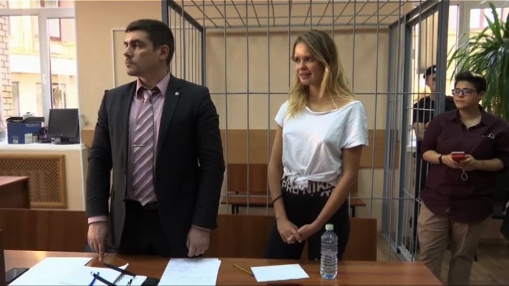 世界盃決賽闖球場示威者被判監十五天