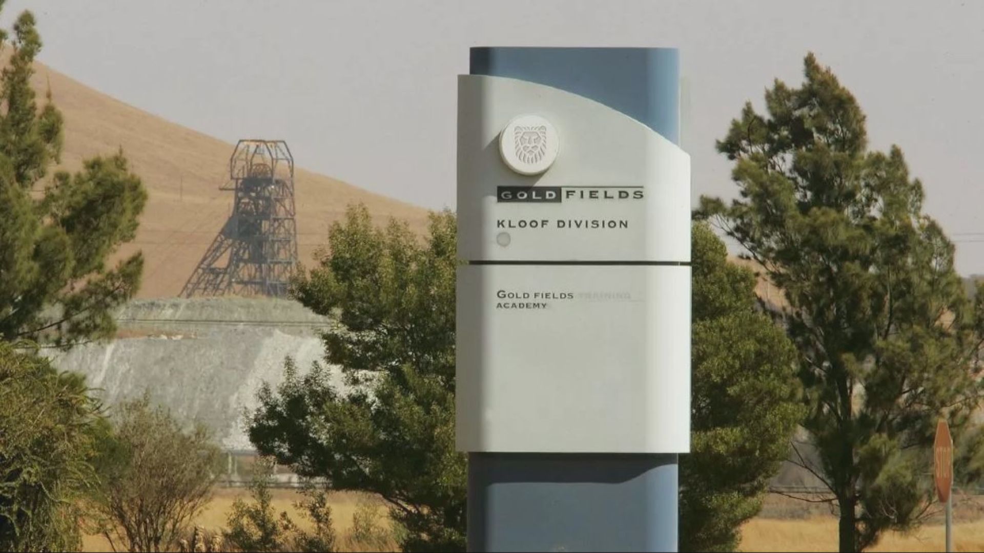 南非一個金礦發生事故289人被困