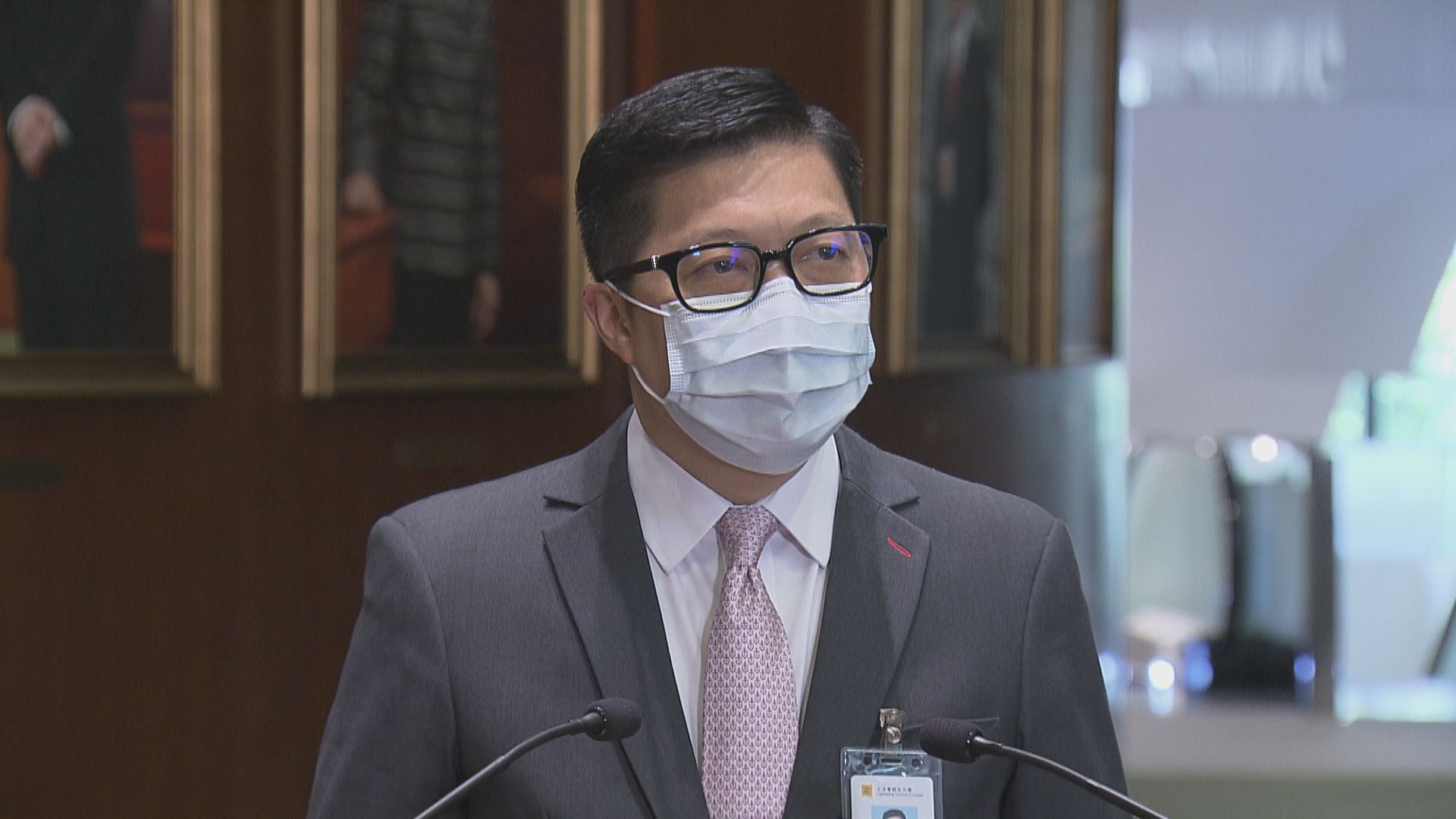 鄧炳強：官員不能「離地」　出席社交聚會屬工作一部分