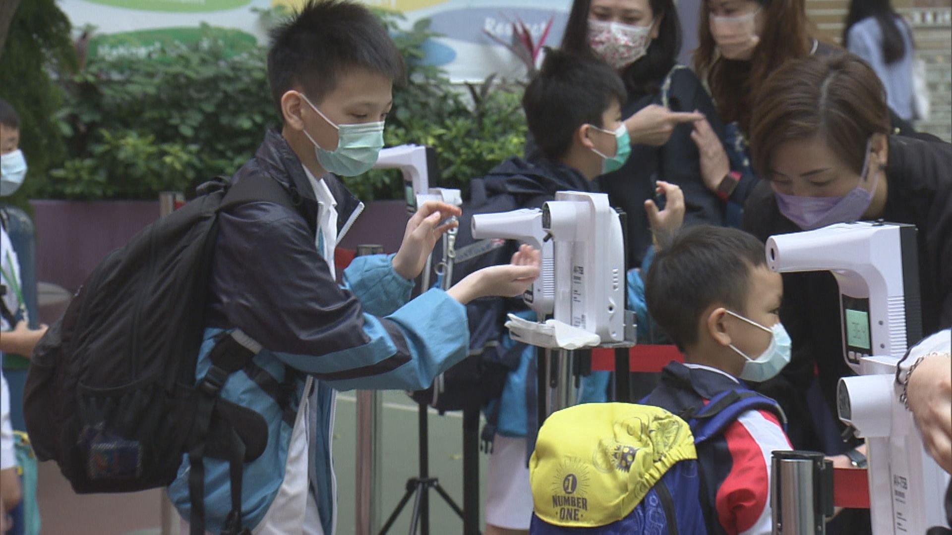 近兩周14間學校爆上呼吸道感染　醫生指病毒開始活躍