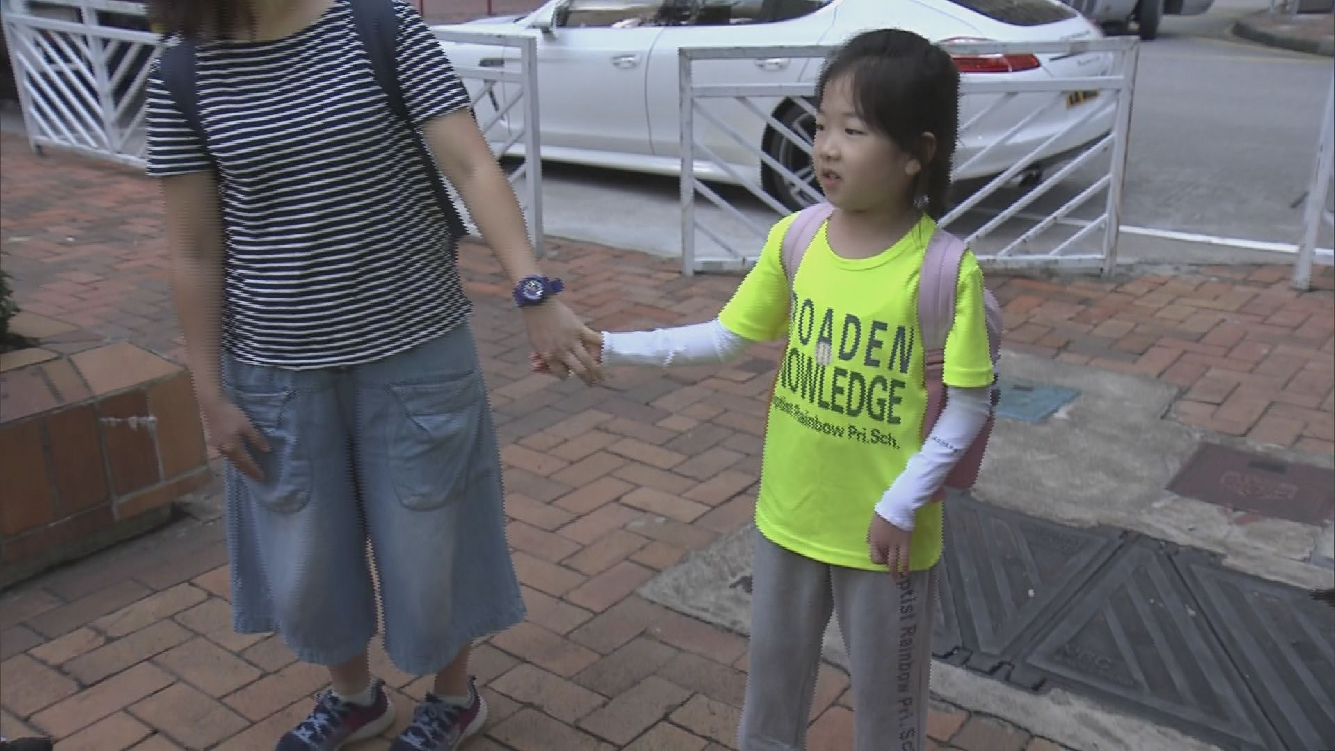 開學日家長加強警剔為子女防蚊