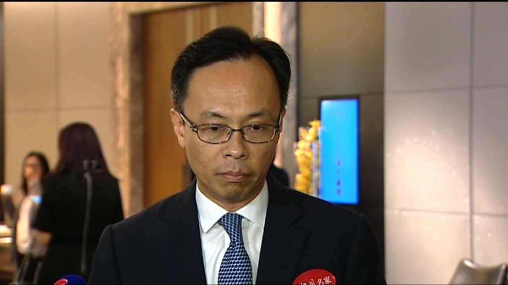 聶德權：是否安排學生看李飛演講由學校決定