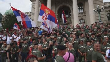 塞爾維亞爆發大規模反政府示威演變成警民衝突