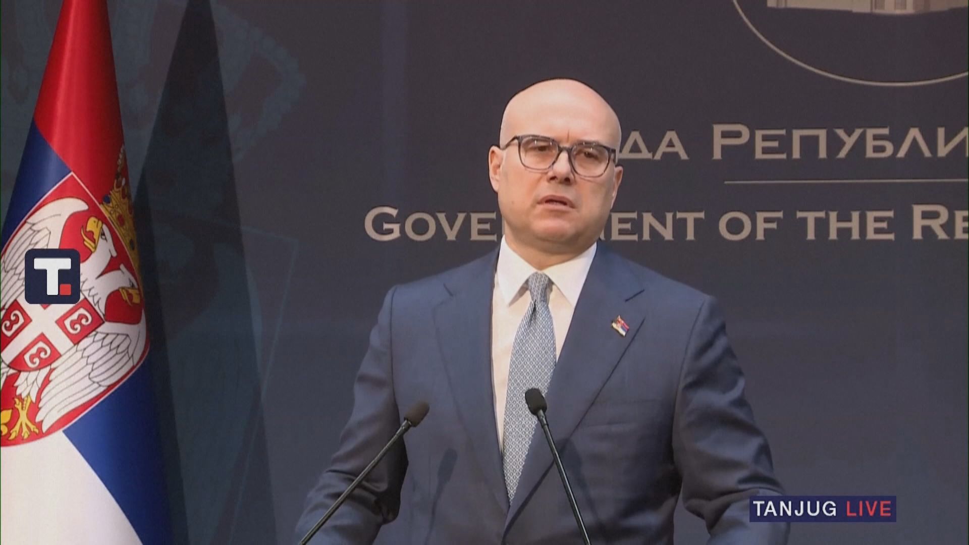 塞爾維亞反政府示威持續　總理武切維奇宣布辭職