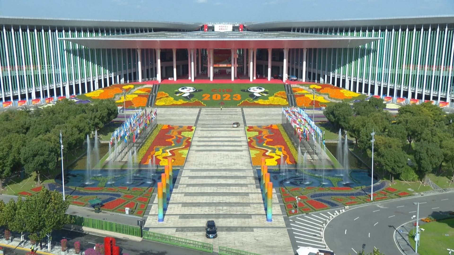 上海進博會開幕 李強稱開放合作互利共贏是最明智、最自然選擇 