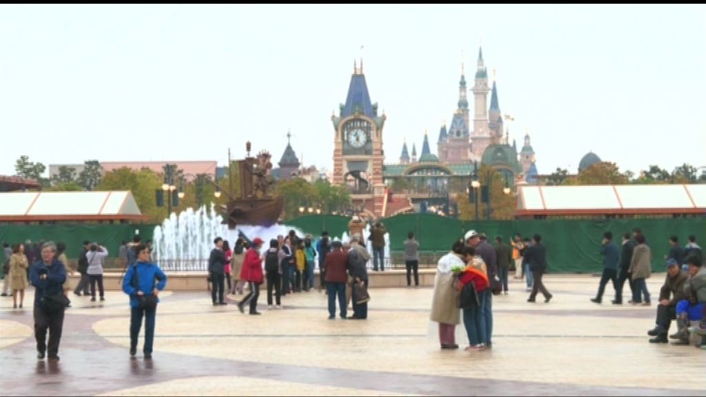 【載客試運】滬市民湧迪士尼站朝聖