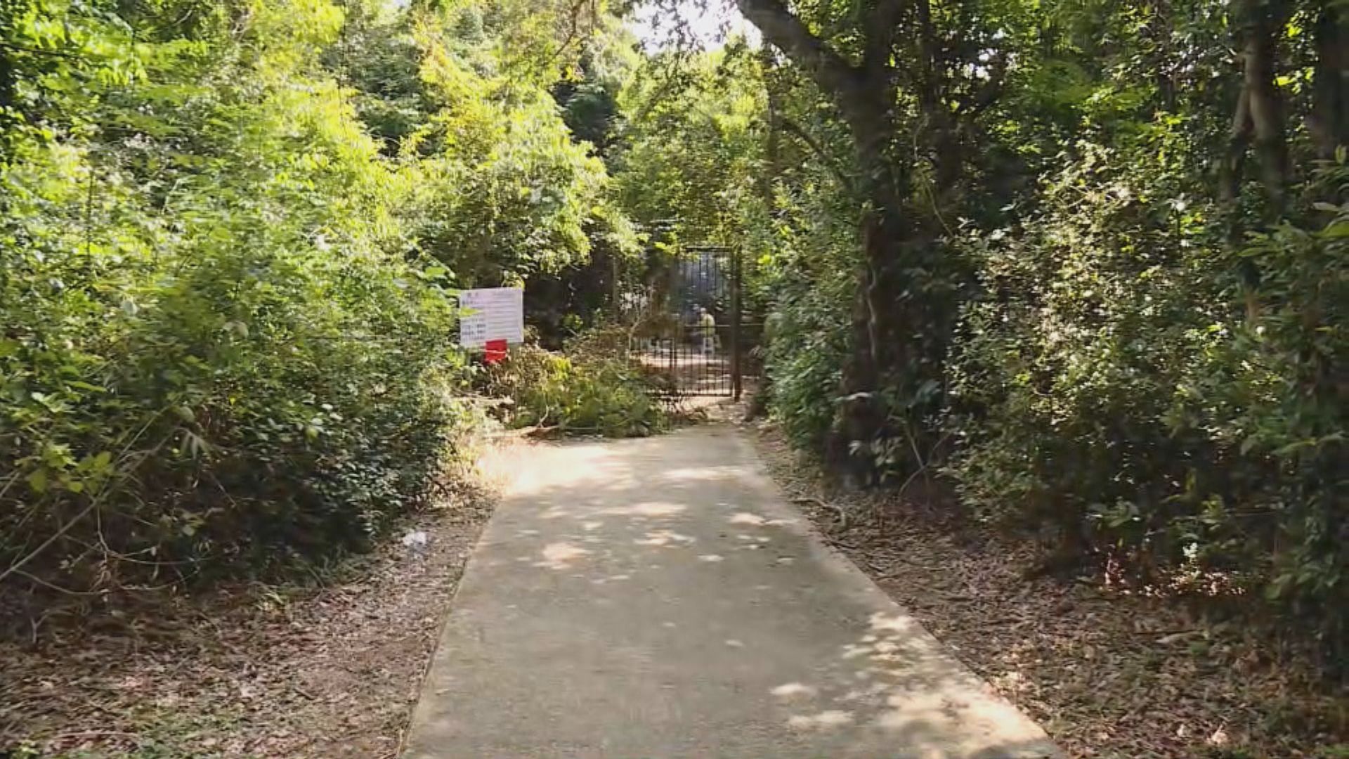 地政總署︰沙螺灣村閘門違規　已於周五清拆