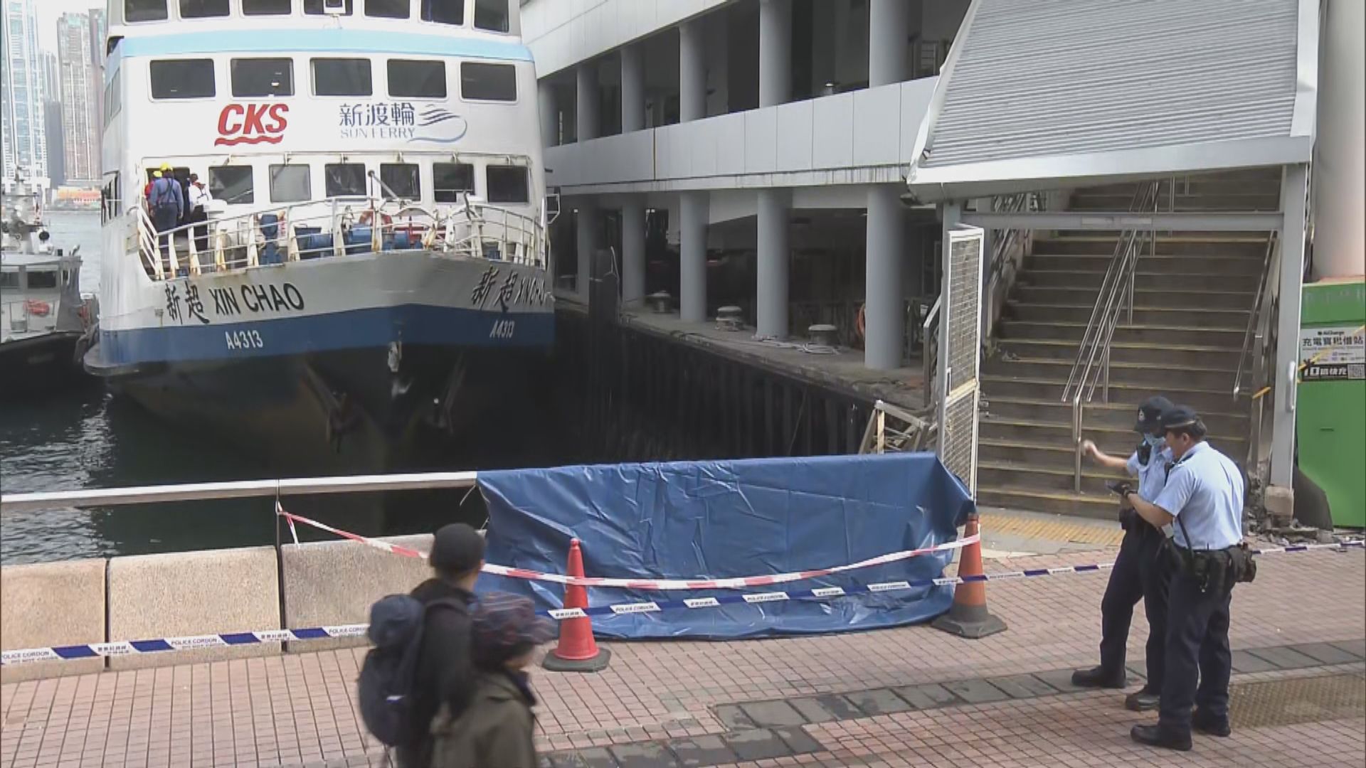 中環新渡輪撞碼頭石壆無人傷