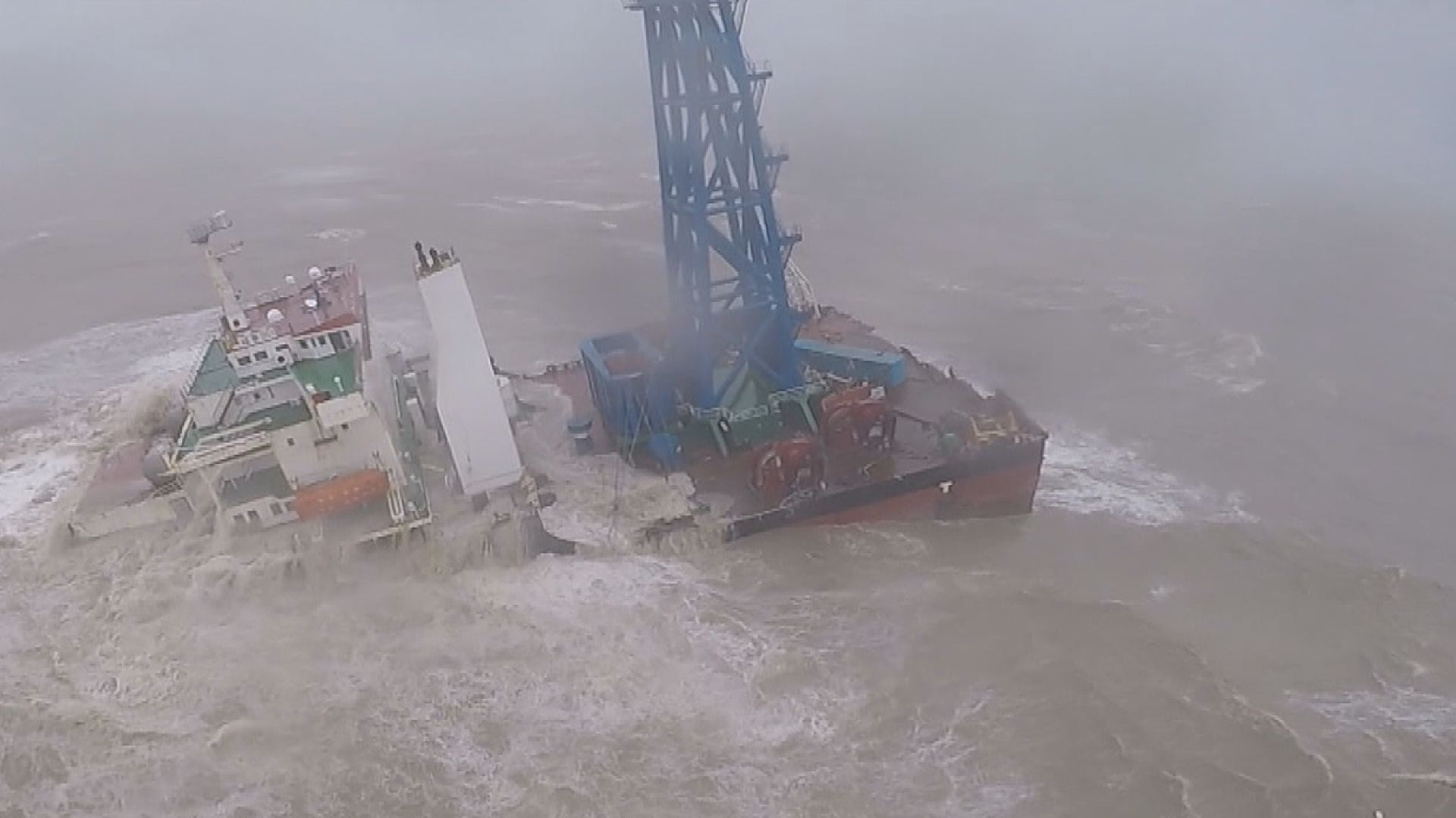 多一名翻沉內地勘探船船員獲救