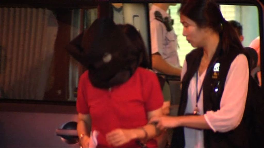 警方帶開槍案疑犯返回將軍澳寓所搜證