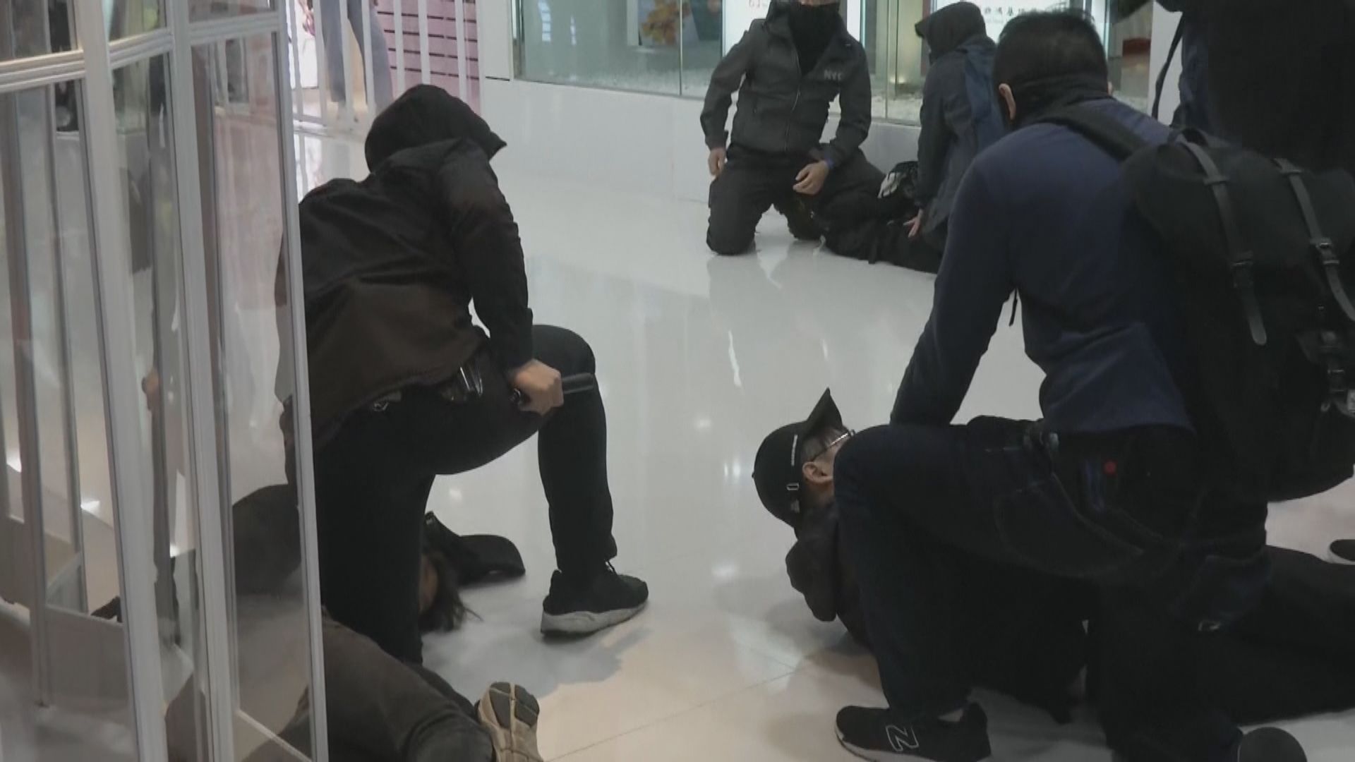 有人在上水廣場聚集　防暴警到場拘捕多人