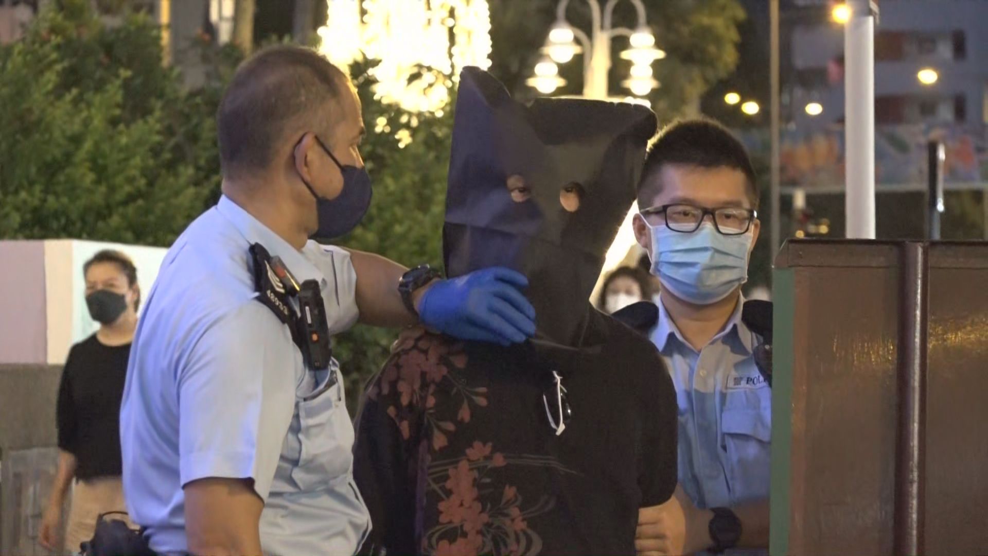 兩名男女涉偷紅磡一超市貨品被捕　再被揭藏毒及藏有攻擊性武器