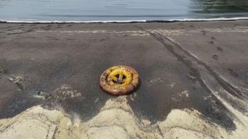 新加坡聖淘沙受油污影響 全島海灘禁水上活動