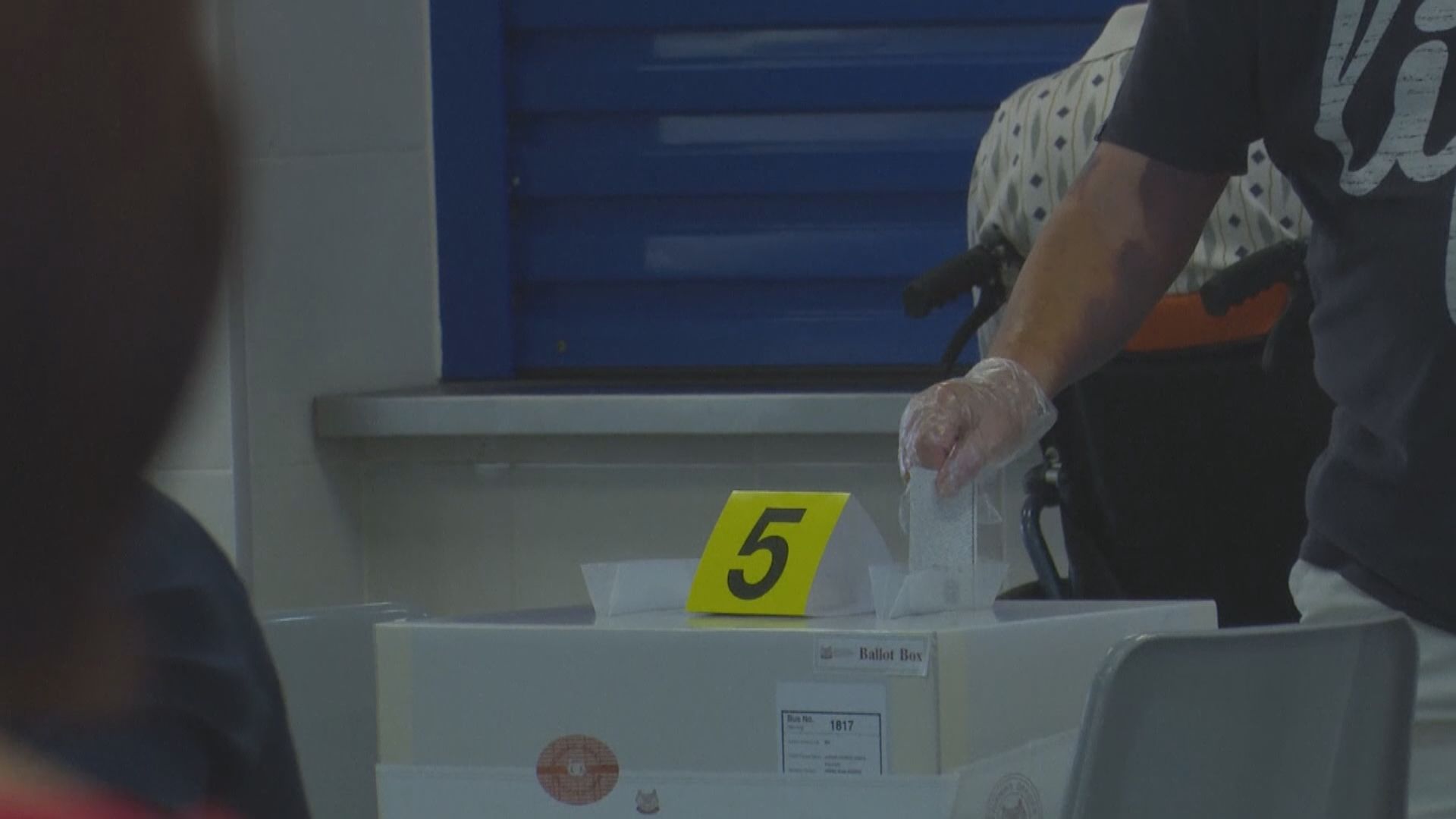 新加坡國會選舉　選舉局臨時取消戴即棄手套投票規定