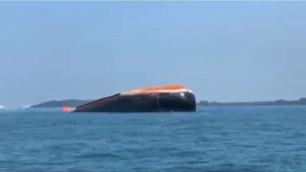 挖泥船和油輪新加坡海域相撞　五船員失蹤