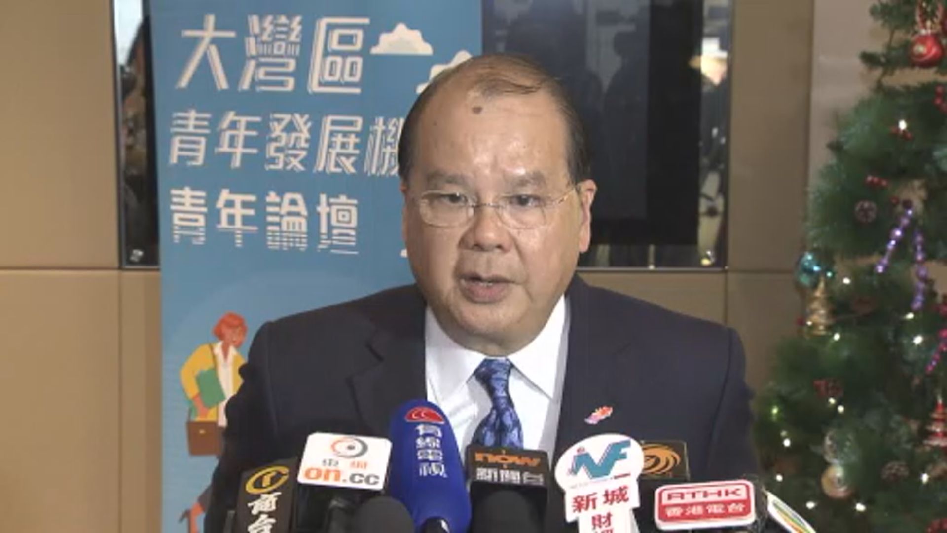 不檢控梁振英　張建宗：要尊重律政司決定