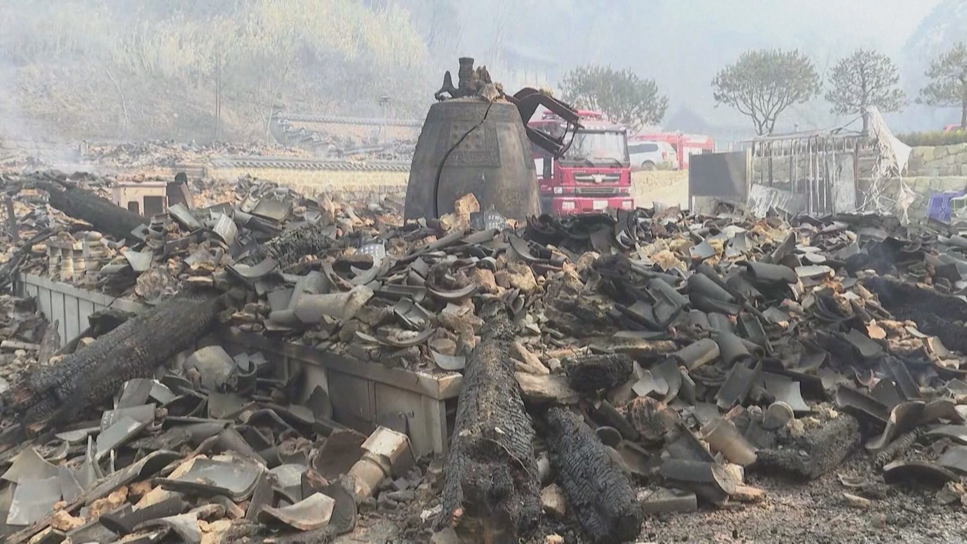 南韓山火快速蔓延增至18死　有直升機在救火期間墜毀