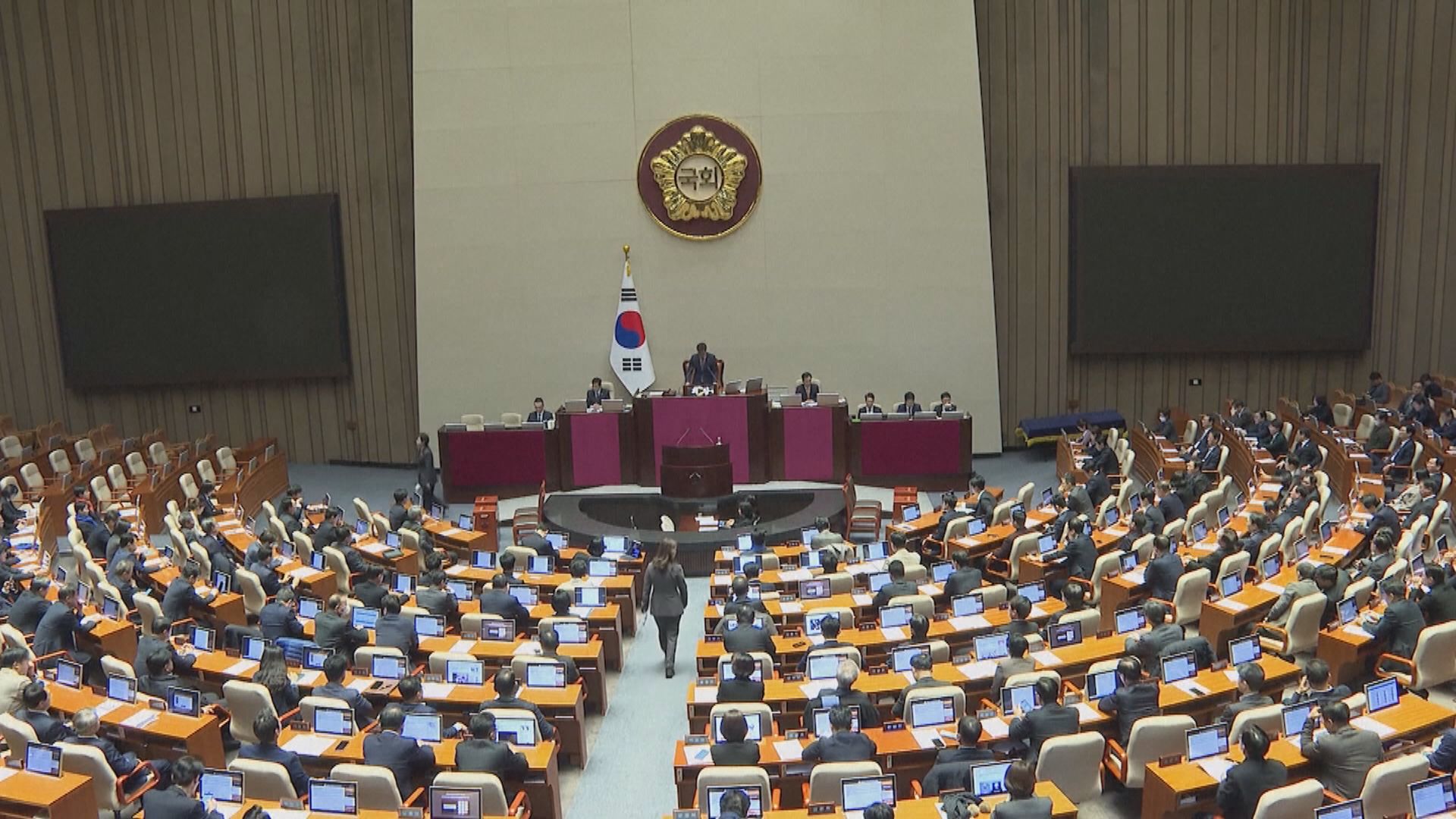 南韓執政黨不保尹錫悅　距離彈劾案通過門檻只差一票