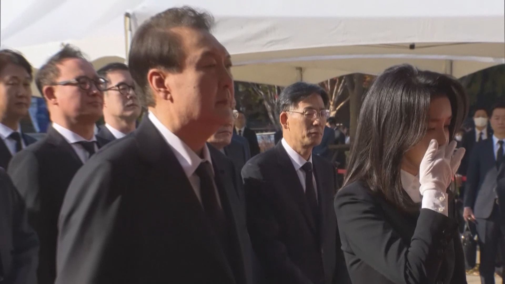 尹錫悅和夫人弔唁梨泰院人踩人事故遇難者