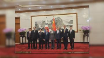 王毅在北京會見到訪的南韓總統特使團