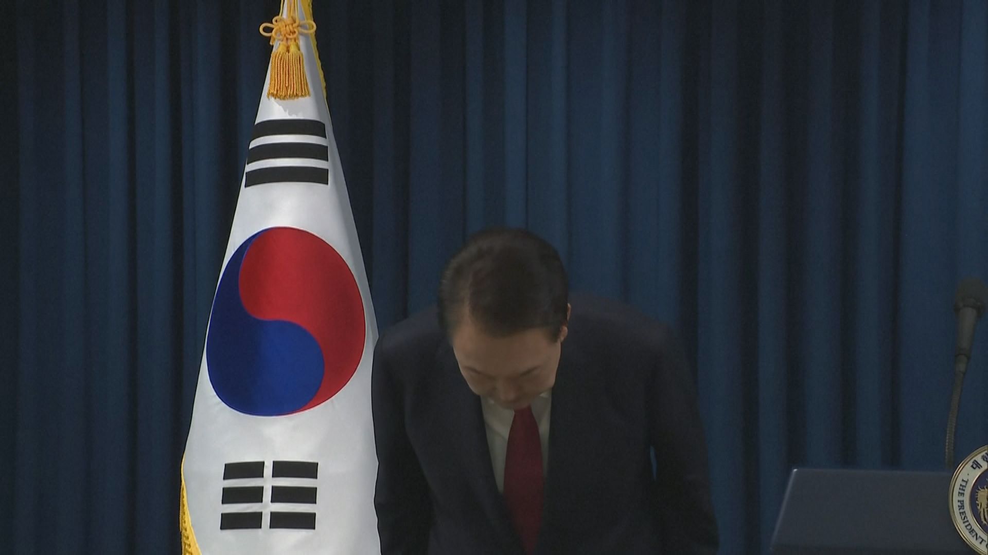 尹錫悅就緊急戒嚴令民眾不安鞠躬致歉　會由執政黨決定他的任期