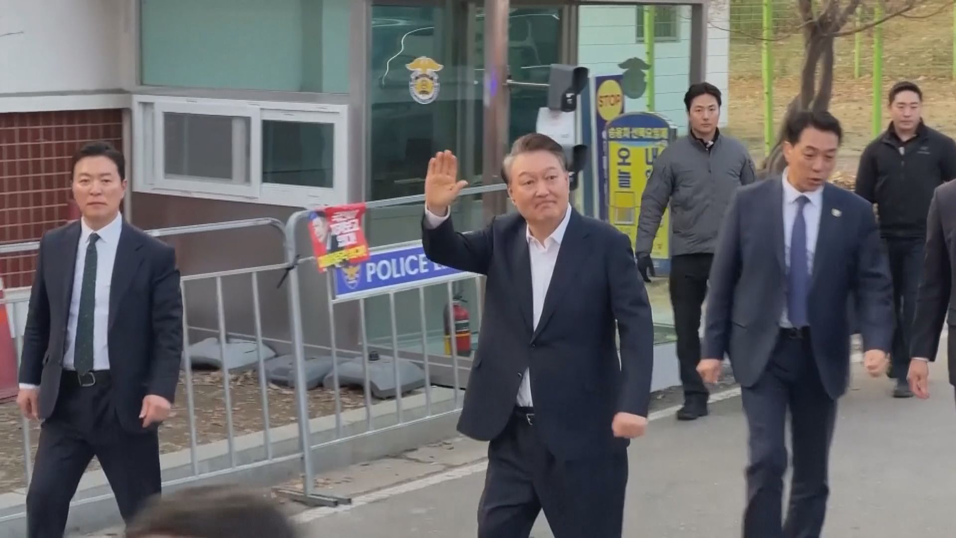 南韓憲法法院通過彈劾總統尹錫悅　總統室高級幕僚集體請辭但被拒