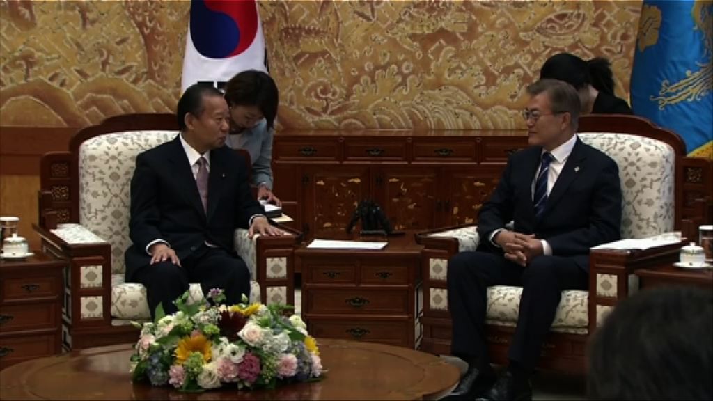 文在寅會見日揆特使二階俊博