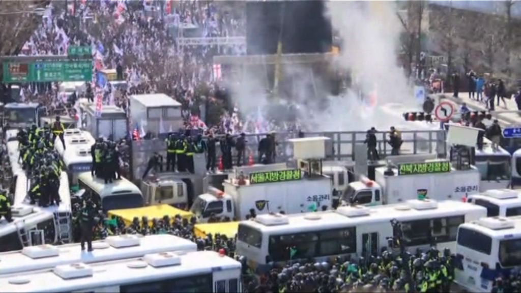 朴槿惠被彈劾　集會示威增至3死