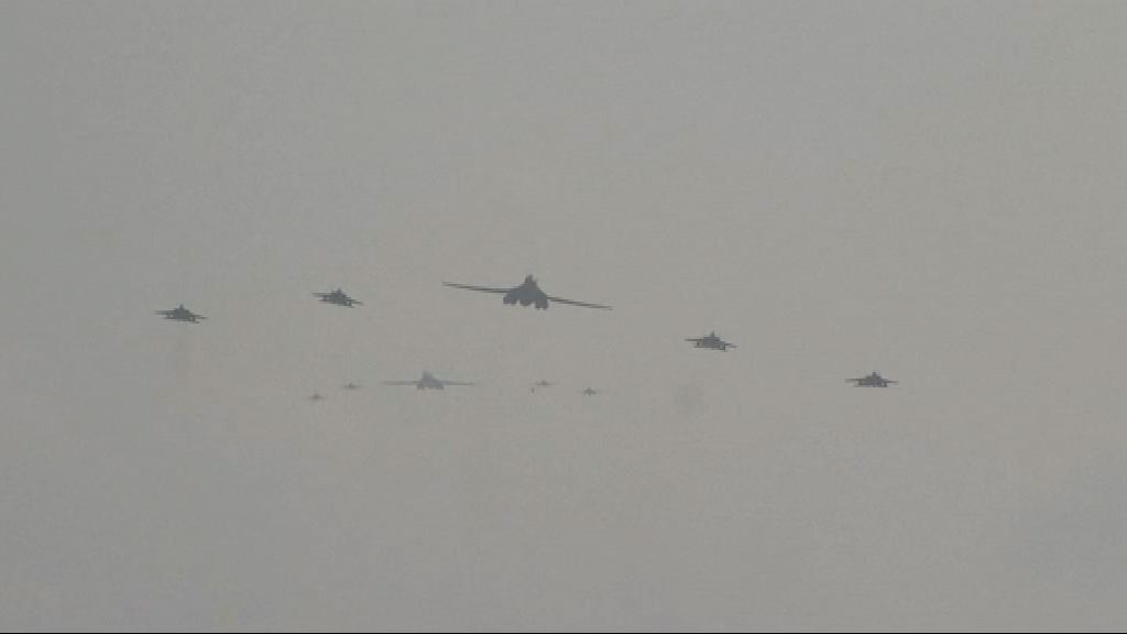 美軍兩架戰略轟炸機飛越朝鮮半島