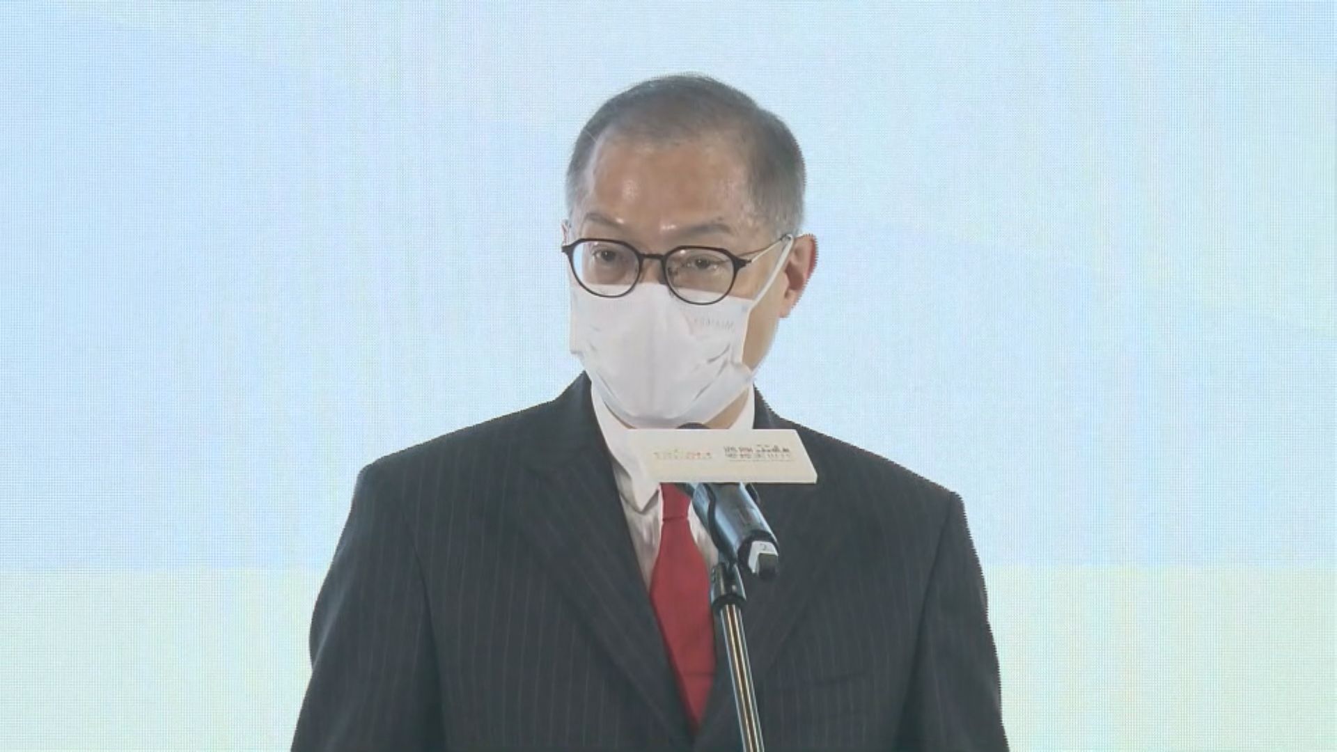 盧寵茂︰加煙稅是有力降低吸煙率措施