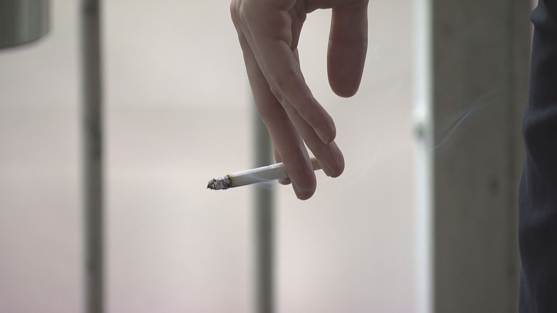 盧寵茂形容加煙稅是苦口良藥　及早戒煙勿待年老籌錢買藥