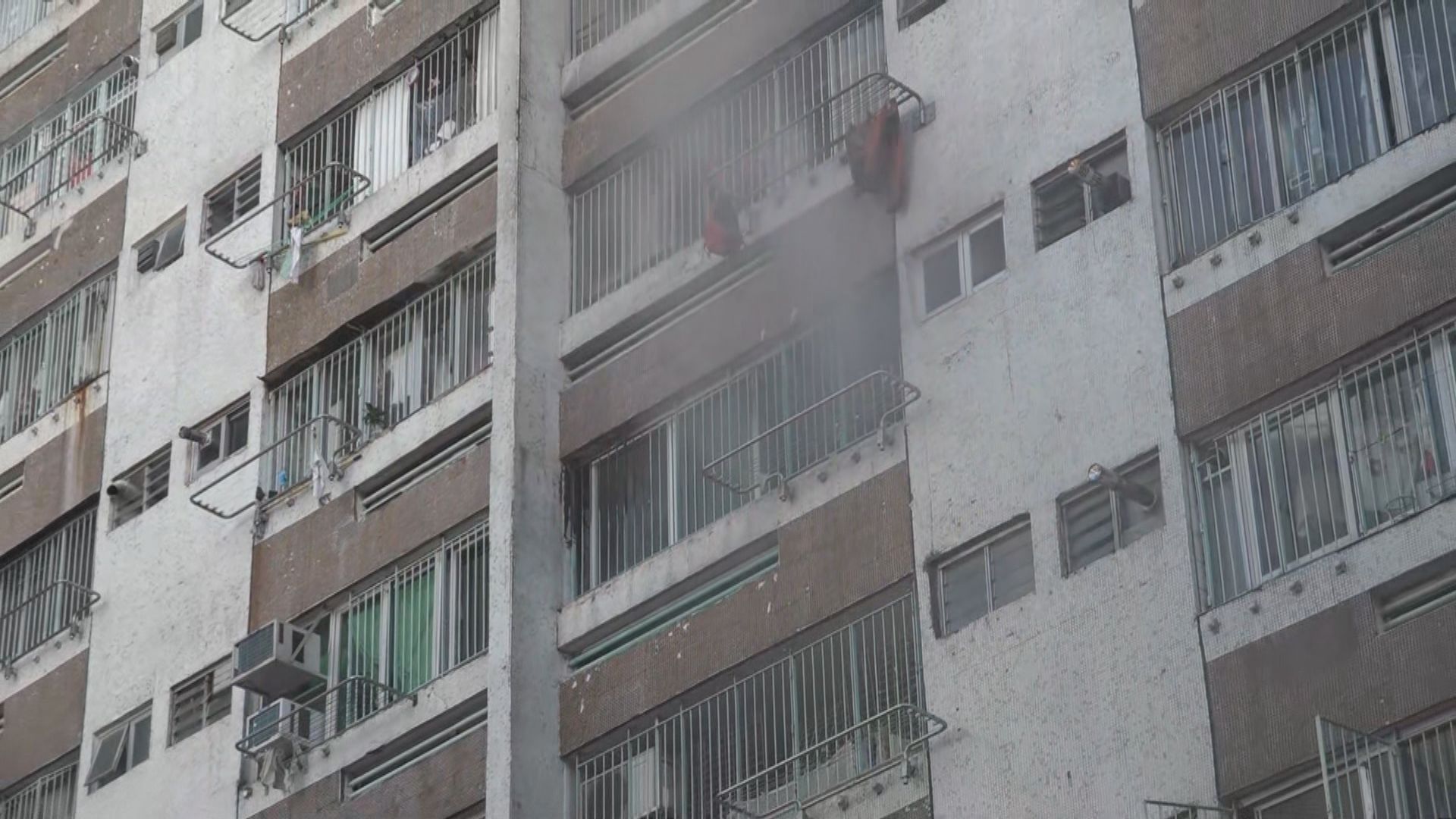 大埔大元邨發生火警　兩人送院