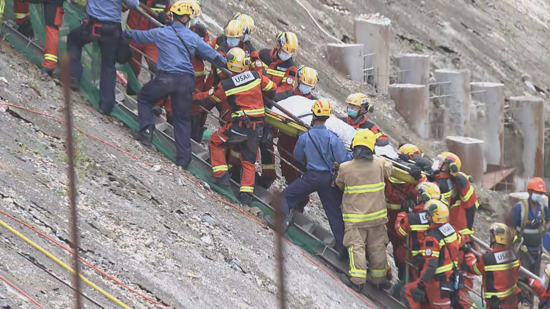 工人被困天秤底部逾七小時救出後證實死亡　當局徹查意外成因