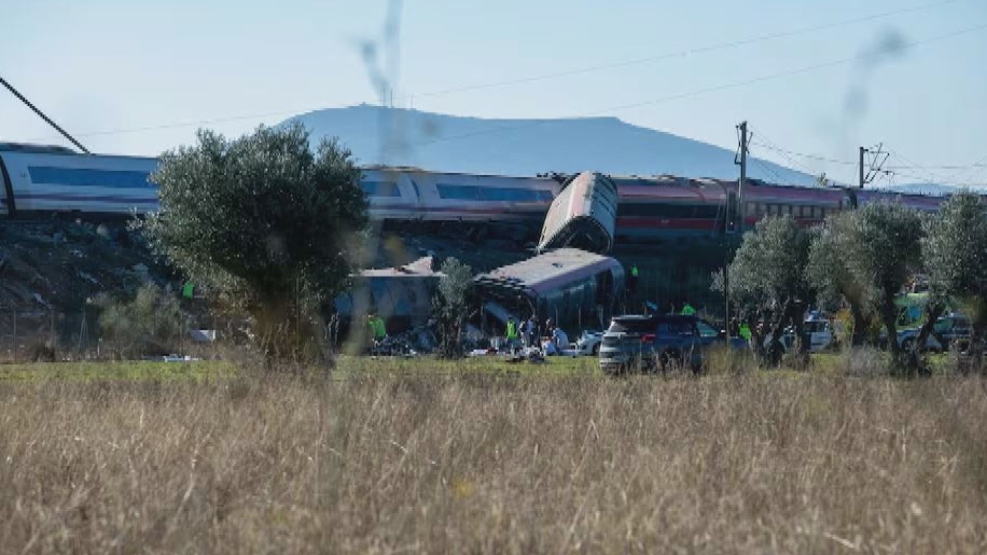 西班牙兩列高速列車相撞　據報最少46人死亡