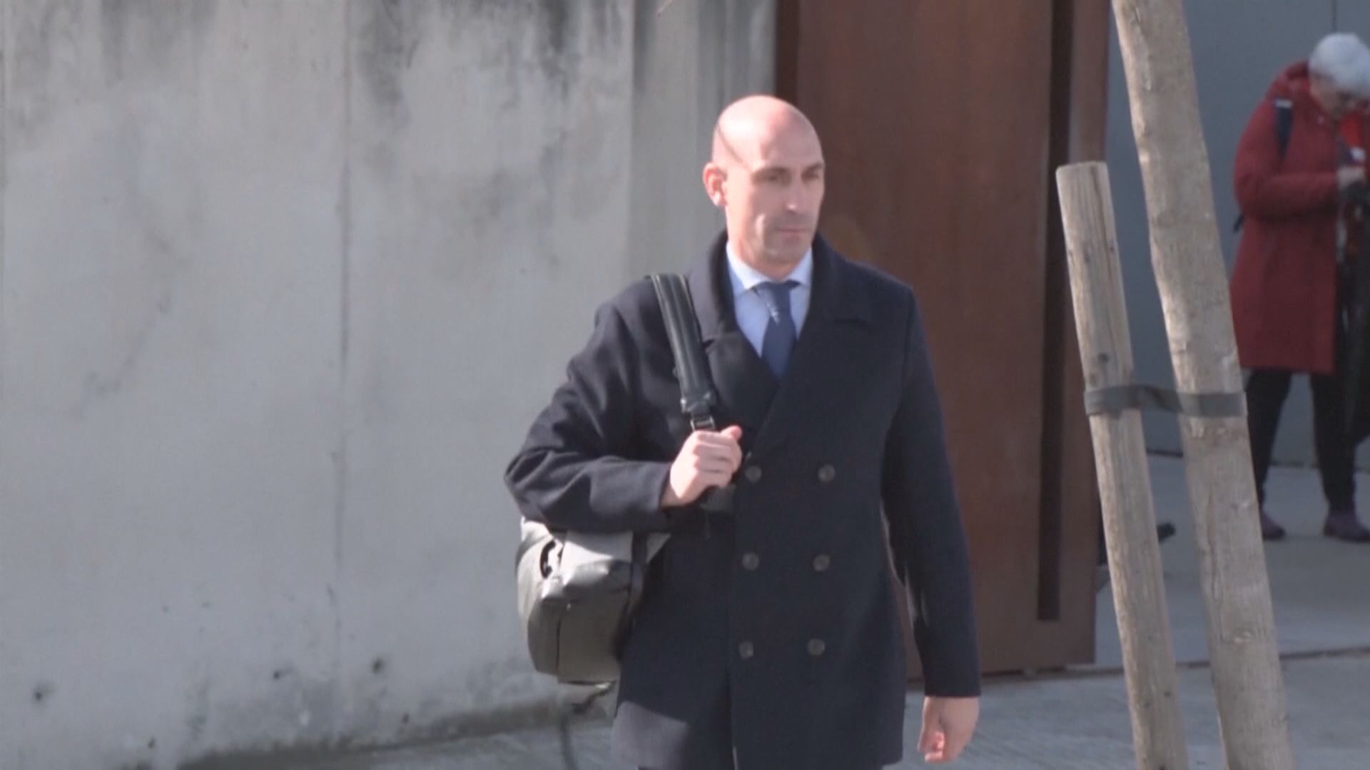 涉強吻球員　西班牙足總前主席被裁定性侵罪成